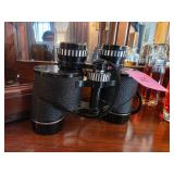 7ï¿½35 Wide Angle Binoculars with Case