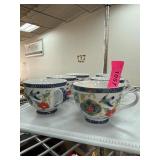 6 Royal Traditions Teacups
