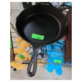 Lodge Cast Iron Skillet With Helper Handle