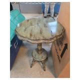 Wooden Pedestal Side Table with Scalloped Edges