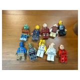 10 Assorted Minifigures