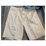 Greg Norman Menï¿½s Cotton Shorts
