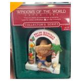 1985 Hallmark Feliz Navidad Ornament