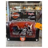 Maisto 1:18 Harley-Davidson Die-Cast Model