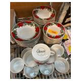 Gibson Holiday Poinsettia Dinnerware Set