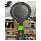 Lodge Cast Iron Skillet with Handle