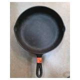 Cast Iron Skillet with Pour Spouts