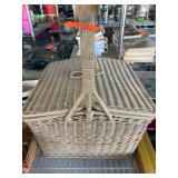 Wicker Picnic Basket With Hinged Lid
