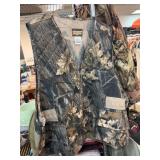 Menï¿½s XL Scentlok Hunting Vest in Camouflage