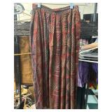 Geometric Patterned Pleated Skirt With Side Button