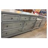 Gray Bedroom Furniture Set With Media Chest