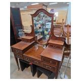 Mahogany Vanity With Mirror And Drawers