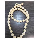 Carved Beaded Necklace with Ribbed Pattern