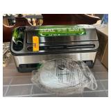 FoodSaver 2-in-1 Vacuum Sealing System