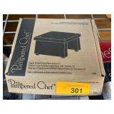 Pampered Chef Apple Peeler/Corer/Slicer With Stand