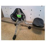 Adjustable Drum Throne with Black Cushion
