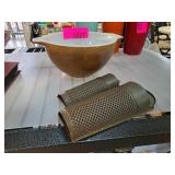 Pyrex Mixing Bowl with Metal Graters