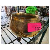 Vintage-style Brass Cauldron with Handle
