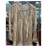 En Creme Beige Lace-Detail Buttoned Top