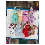 Eight TY Beanie Babies