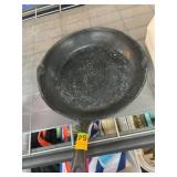 Pre-Owned Cast Iron Skillet With Handle