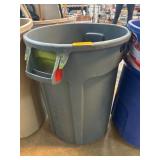 Gray Plastic Trash Bin Without Lids