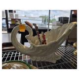 Ceramic Shell-Shaped Dish with Decorative Spoons