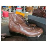 Brown Leather Lace-Up Boots with Cap Toe Sz 9