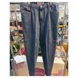 Levi Strauss & Co. 560 Men