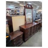 Bassett Wooden Dresser Set with Mirror
