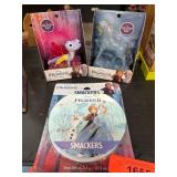 Disney Frozen II Figures and Smackers Set