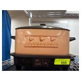 West Bend Slow Cooker With Rooster Design