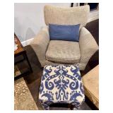 Contemporary Upholstered Armchair in Checkered Fab