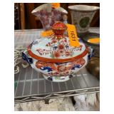 Porcelain Lidded Dish with Floral Motif