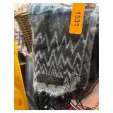 Black and Gray Zigzag Patterned Scarf Cashmere