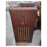 General Electric 1935 Model A-65 Radio Cabinet