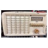 Wards Airline Model 64BR-1521 Ivory Radio