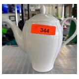 The French Chefs Porcelain Teapot