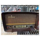 Brown Bakelite Richland Tube Radio