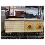 Zenith E210P Solid State AM Radio