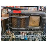 Vintage Bakelite Tube Radio With Dial Display