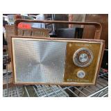 Vintage Dyn Sonic Solid State Radio