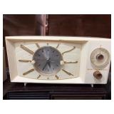 Westinghouse Model H-372T4 Clock Radio