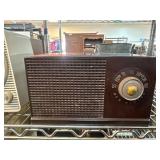 RCA Victor Model 3-X-521 AM Radio