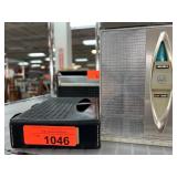 RCA Victor 8-Transistor Radio with Case