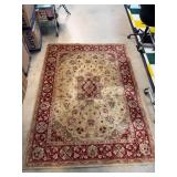 Traditional Area Rug with Floral Pattern