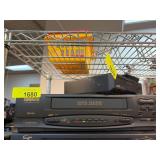 Symphonic SL220A VCR with Digital Tracking