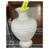 Lenox Athenian 9M Vase with Gold Trim
