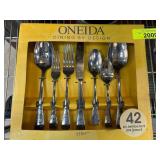 Oneida Serif Flatware 42-Piece Set