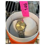 Q&Q Attractive Quartz Watch with Stainless Steel B